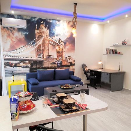 Betty'S Central Suite อเล็กซานโดรโพลิส ภายนอก รูปภาพ