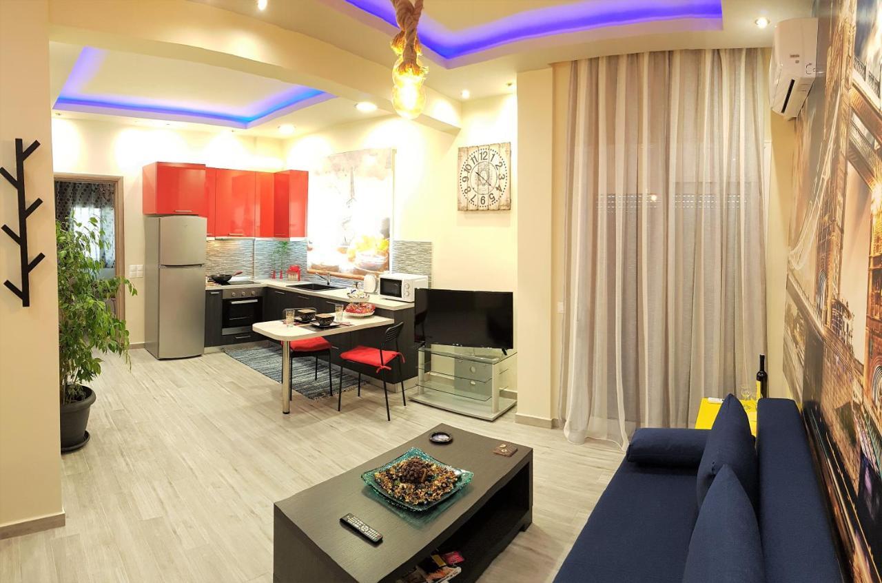 Betty'S Central Suite อเล็กซานโดรโพลิส ภายนอก รูปภาพ